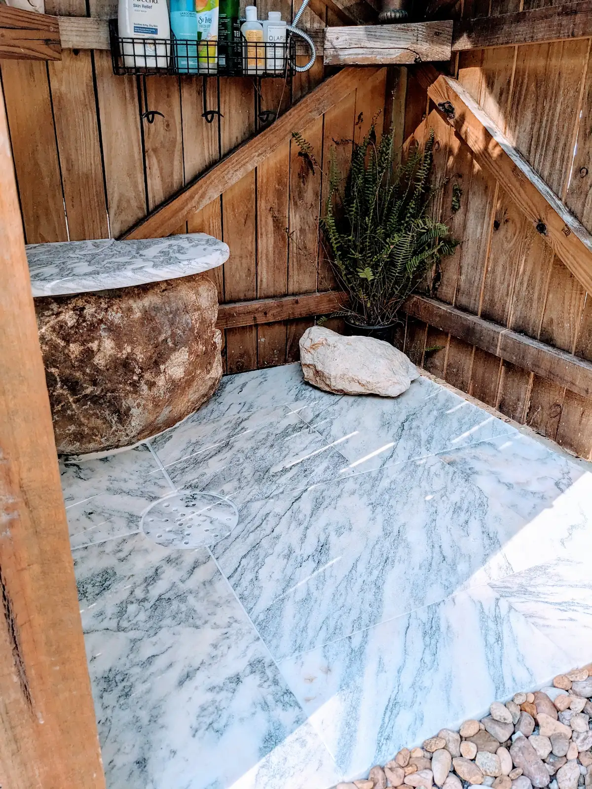 Natural stone hardscaping with integrated plantings